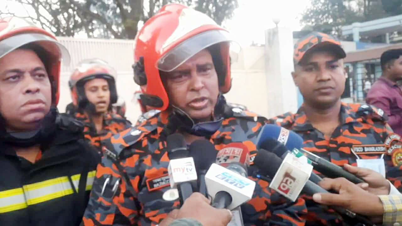 বাংলাদেশ ফুটবল দলকে প্রধান উপদেষ্টার অভিনন্দন